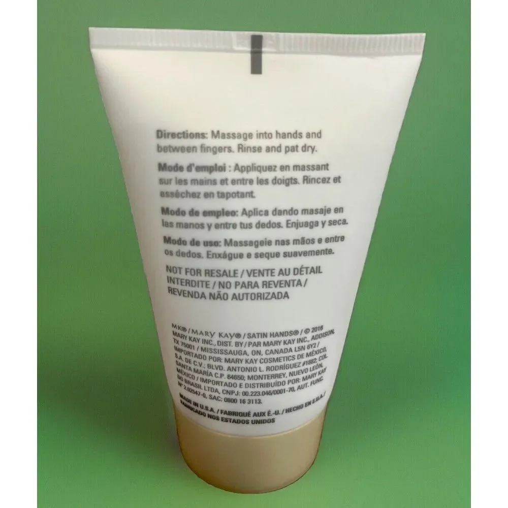 MARY KAY Satin Hands Satin Smoothie Refining Shea Scrub 2 oz White Tea & Citrus‎